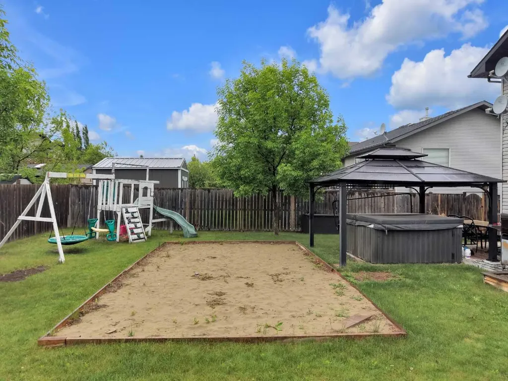 9 Lincoln Street Sylvan Lake AB T4S2R1