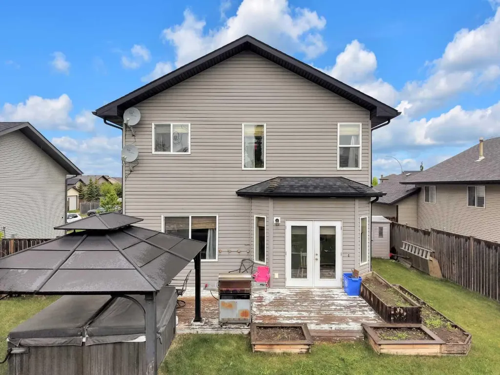 9 Lincoln Street Sylvan Lake AB T4S2R1