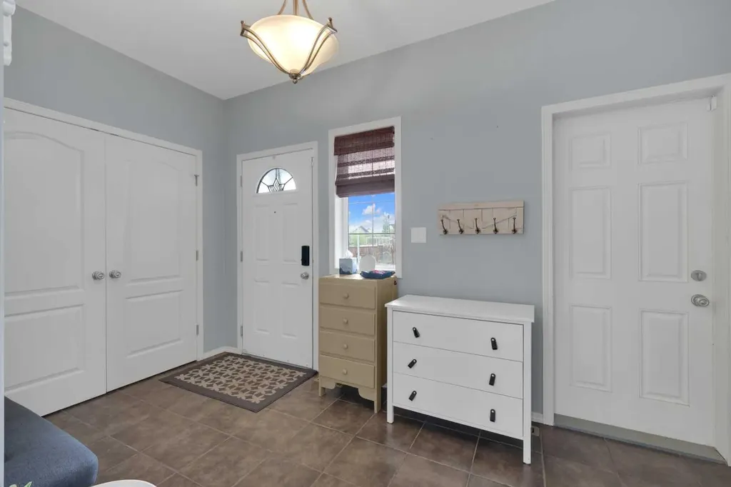 9 Lincoln Street Sylvan Lake AB T4S2R1