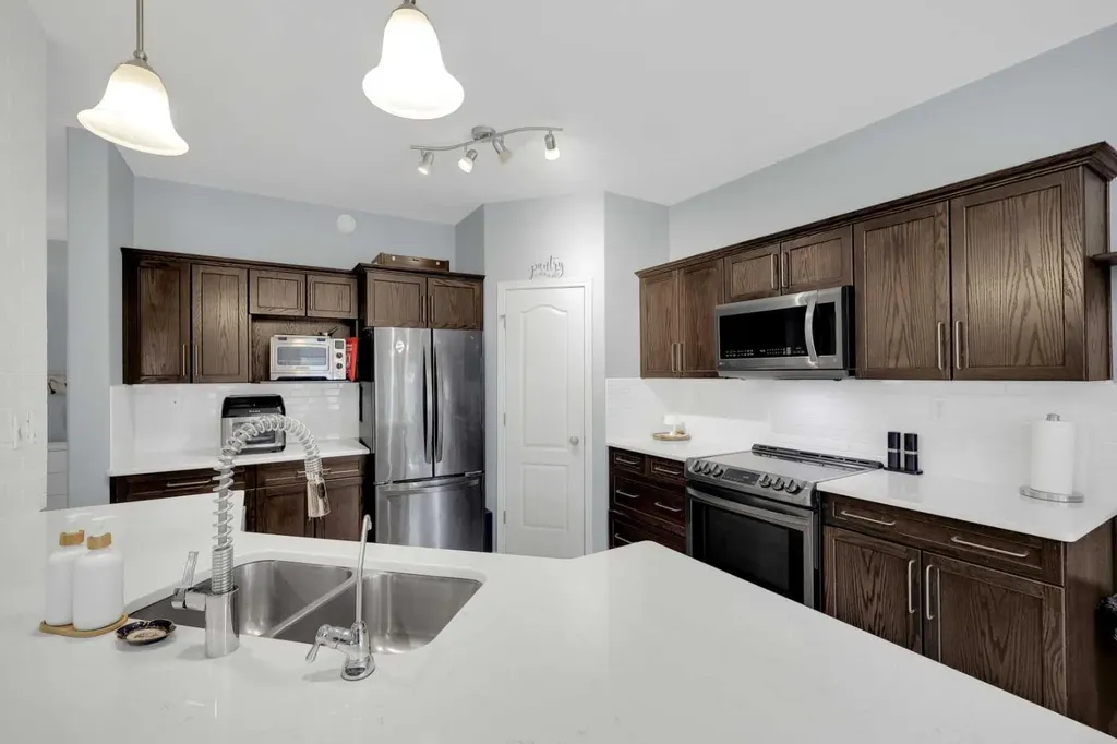 9 Lincoln Street Sylvan Lake AB T4S2R1