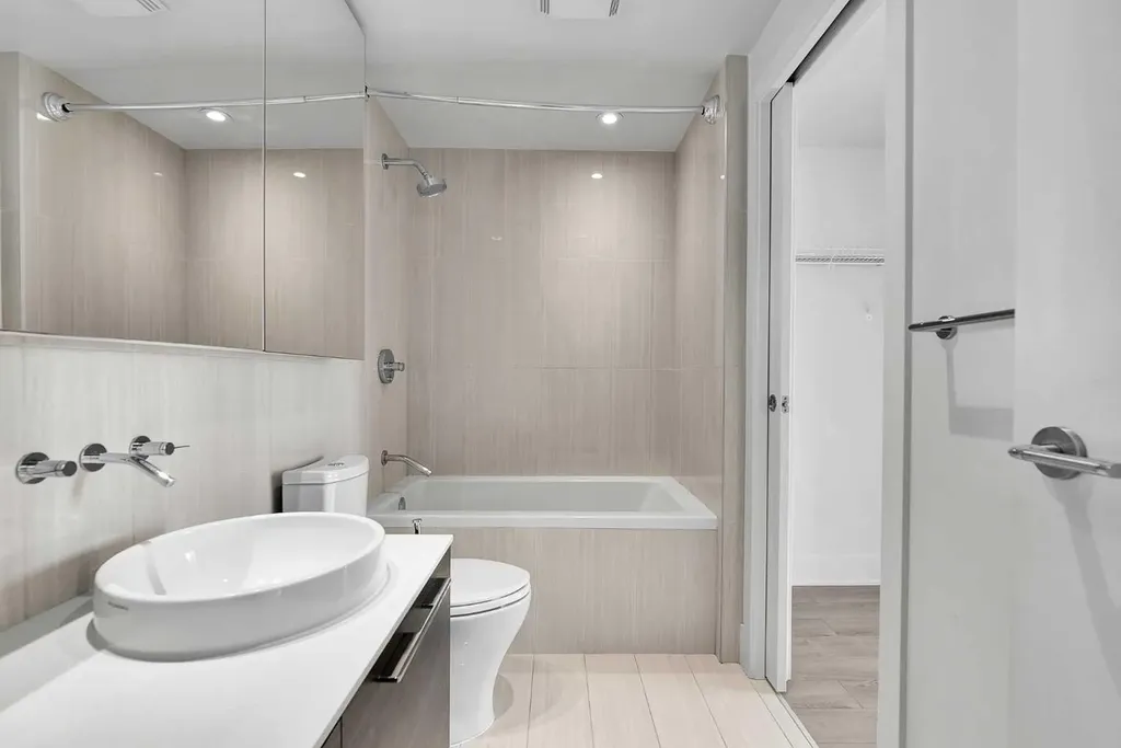 901 10 Avenue SW Calgary AB T2R0B5