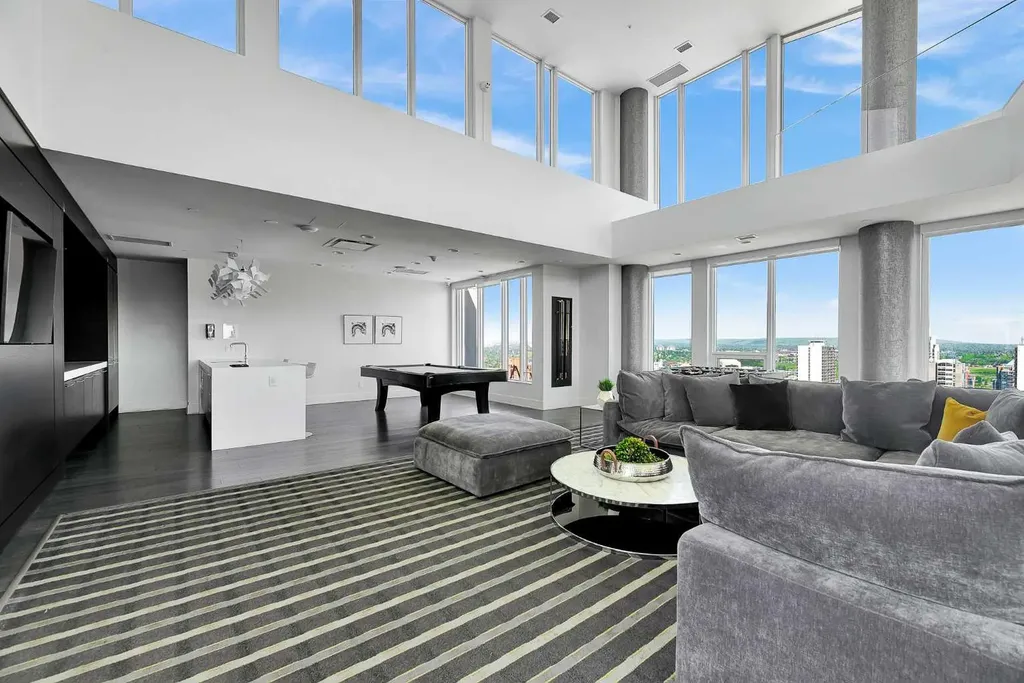 901 10 Avenue SW Calgary AB T2R0B5