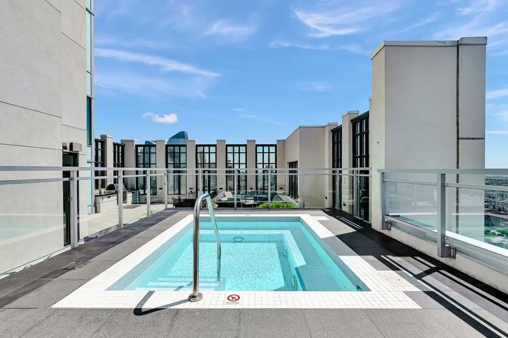 901 10 Avenue SW Calgary AB T2R0B5
