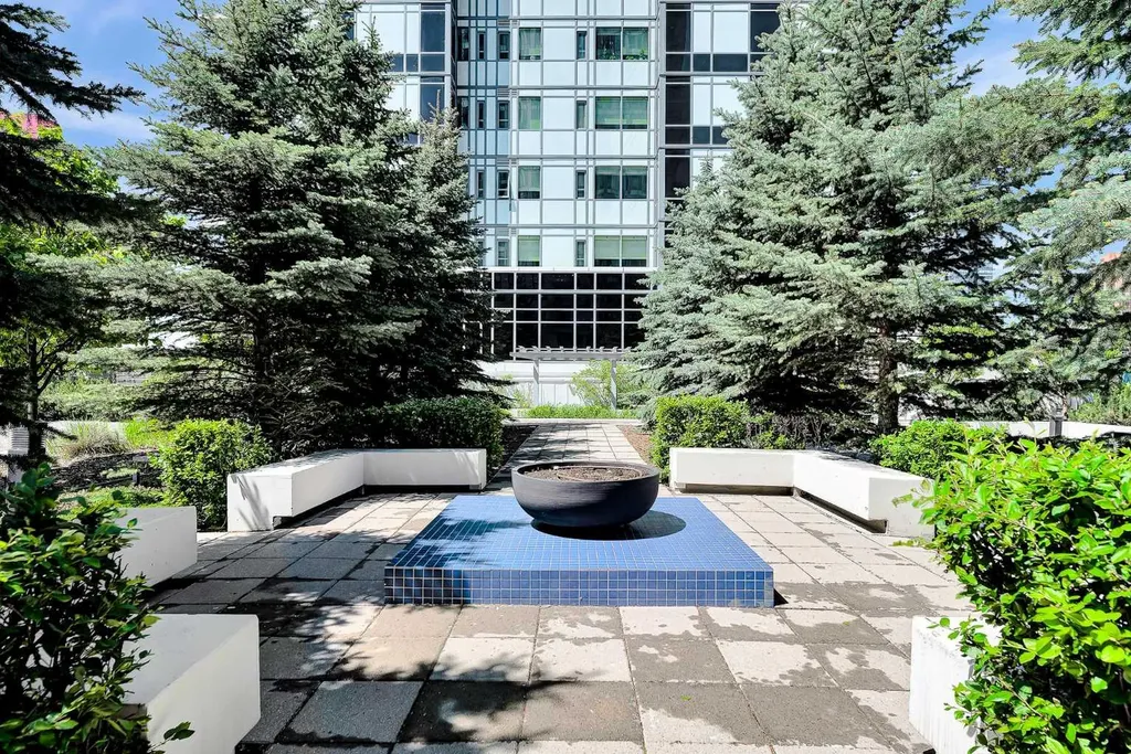 901 10 Avenue SW Calgary AB T2R0B5