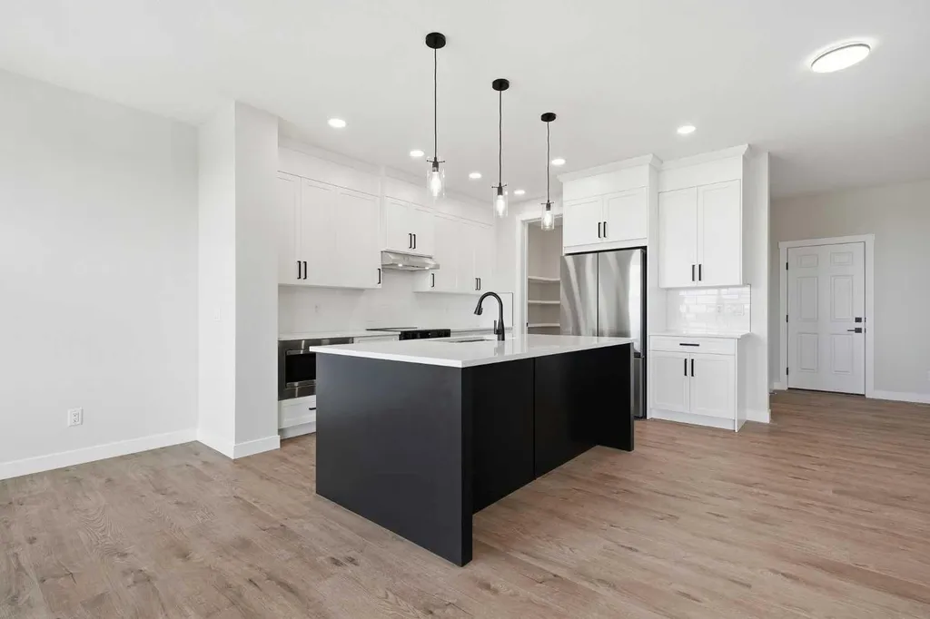 454 Kinniburgh Loop Chestermere AB T1X 3C2