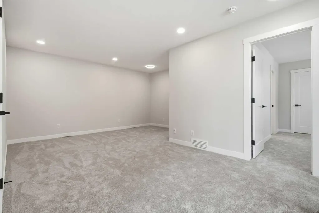 454 Kinniburgh Loop Chestermere AB T1X 3C2