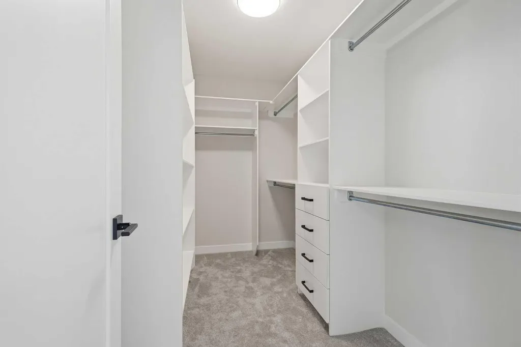 454 Kinniburgh Loop Chestermere AB T1X 3C2