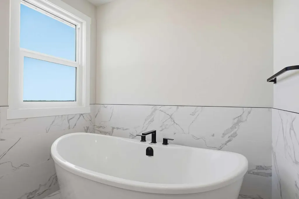 454 Kinniburgh Loop Chestermere AB T1X 3C2