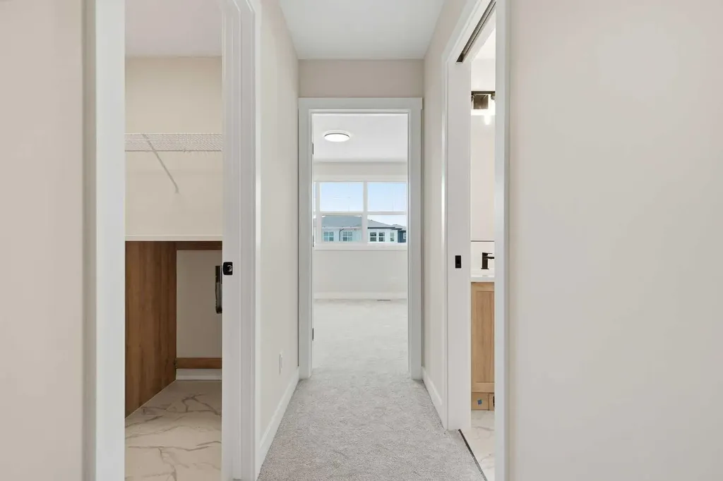 454 Kinniburgh Loop Chestermere AB T1X 3C2