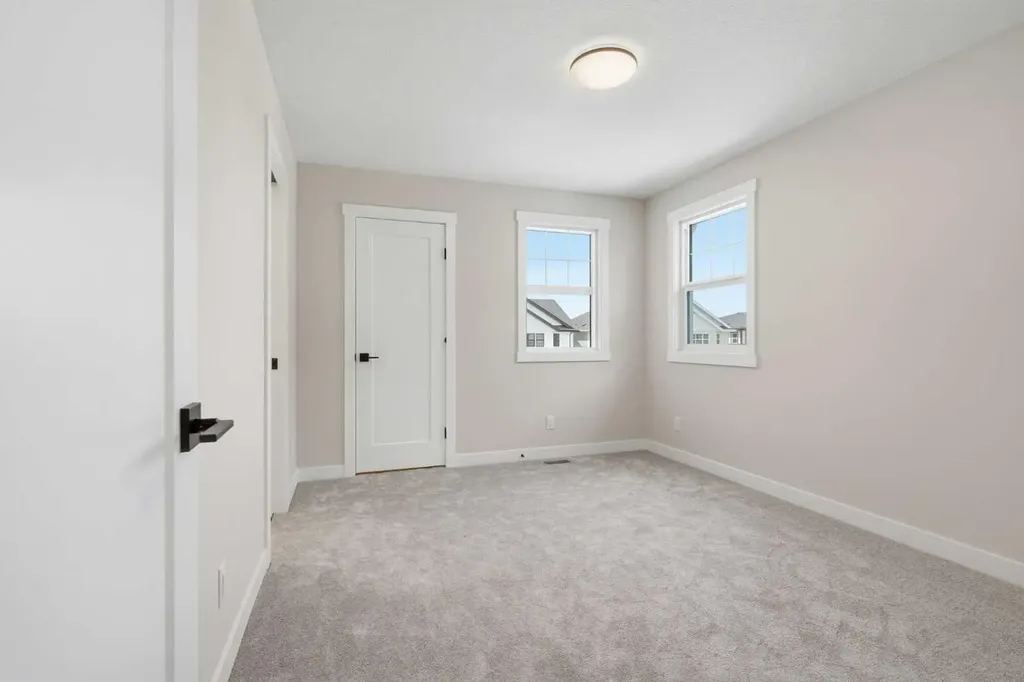 454 Kinniburgh Loop Chestermere AB T1X 3C2