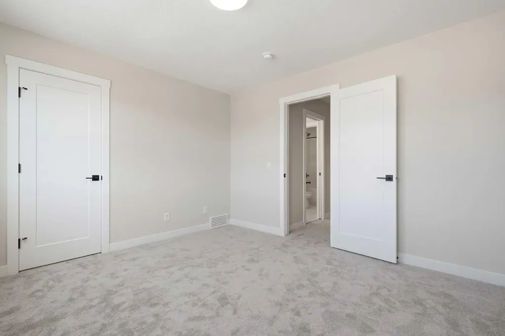 454 Kinniburgh Loop Chestermere AB T1X 3C2