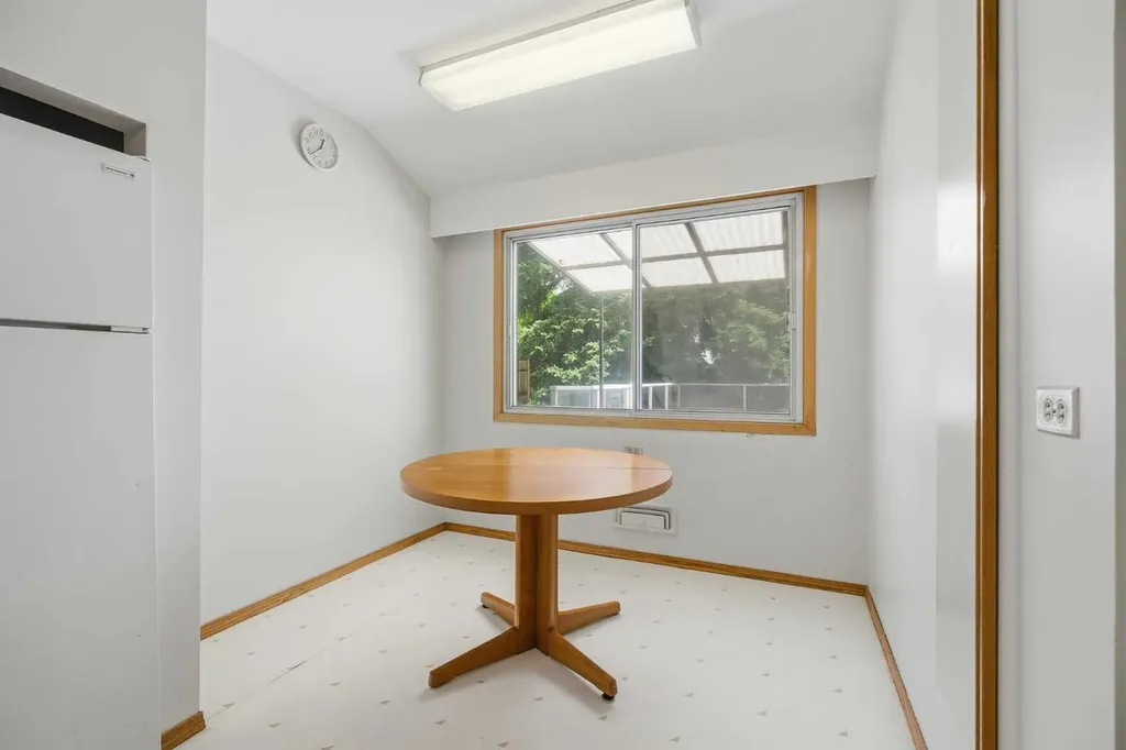 1738 Suffolk Street SW Calgary AB T3C 2N2