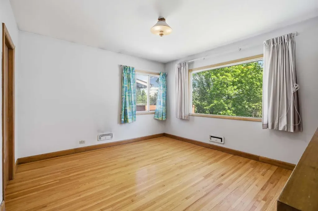 1738 Suffolk Street SW Calgary AB T3C 2N2