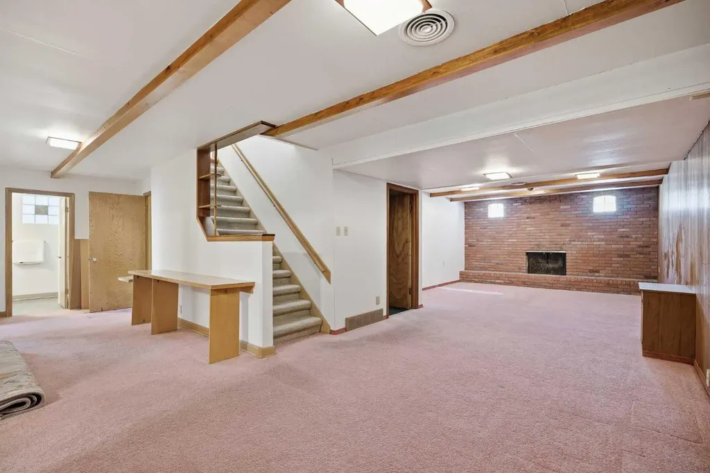 1738 Suffolk Street SW Calgary AB T3C 2N2