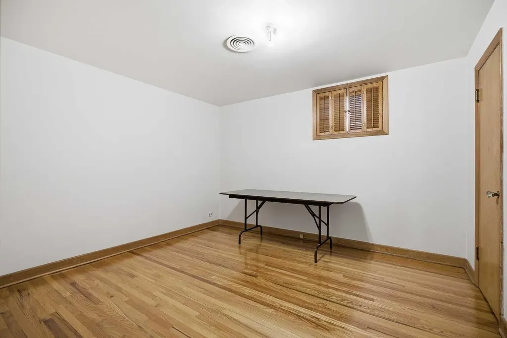 1738 Suffolk Street SW Calgary AB T3C 2N2