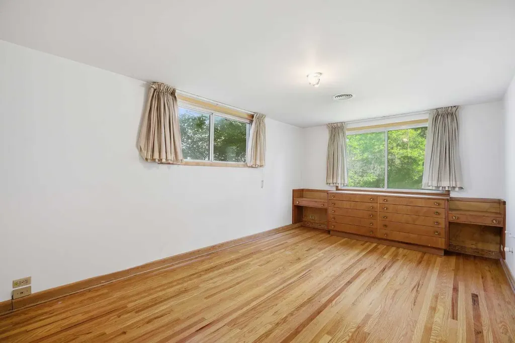 1738 Suffolk Street SW Calgary AB T3C 2N2