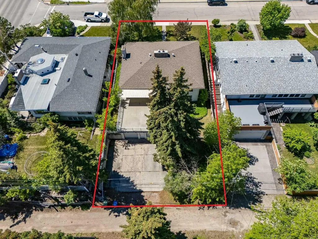 1738 Suffolk Street SW Calgary AB T3C 2N2