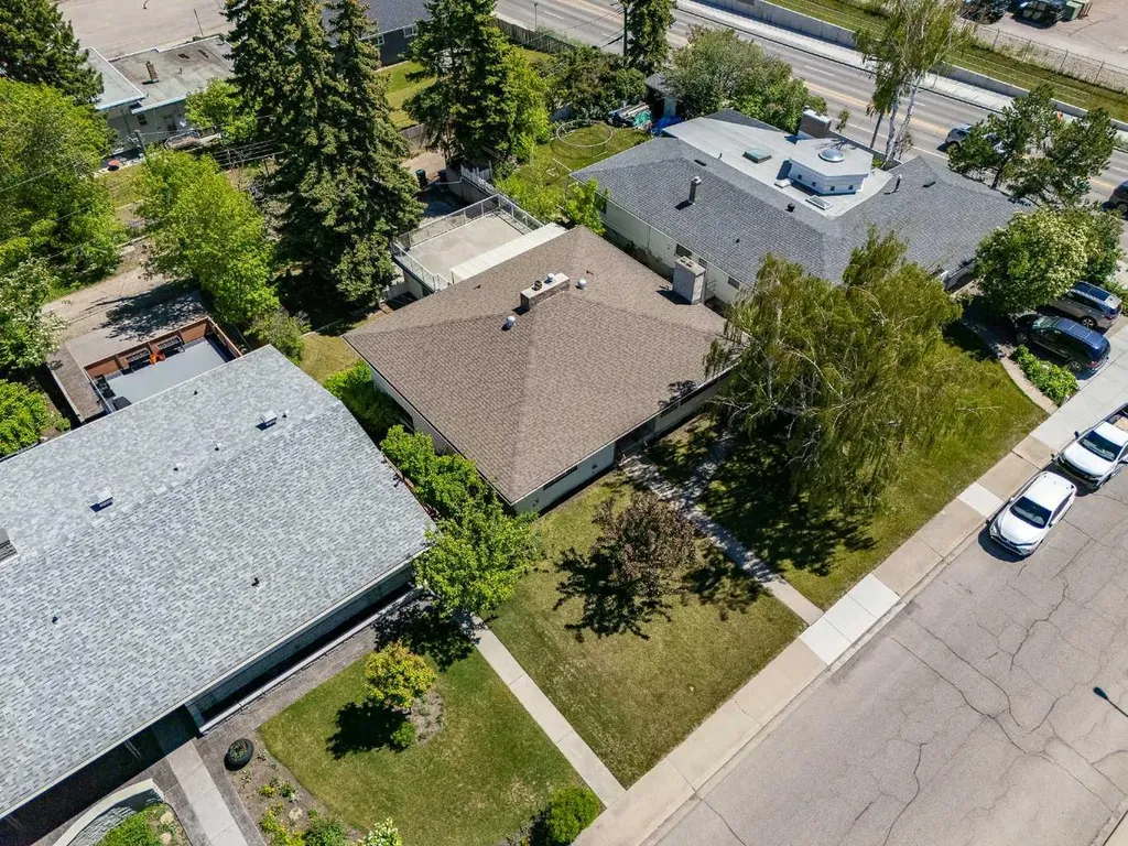 1738 Suffolk Street SW Calgary AB T3C 2N2