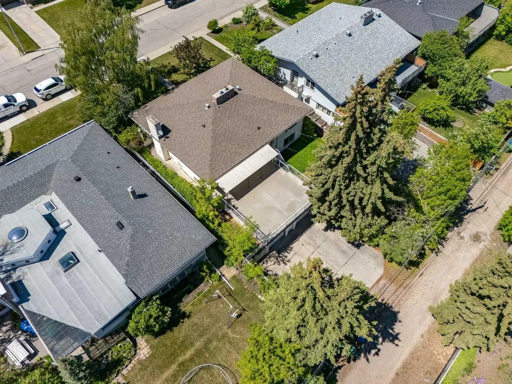 1738 Suffolk Street SW Calgary AB T3C 2N2