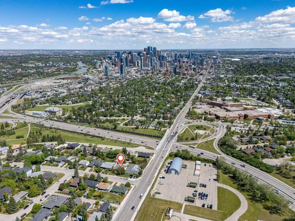 1738 Suffolk Street SW Calgary AB T3C 2N2