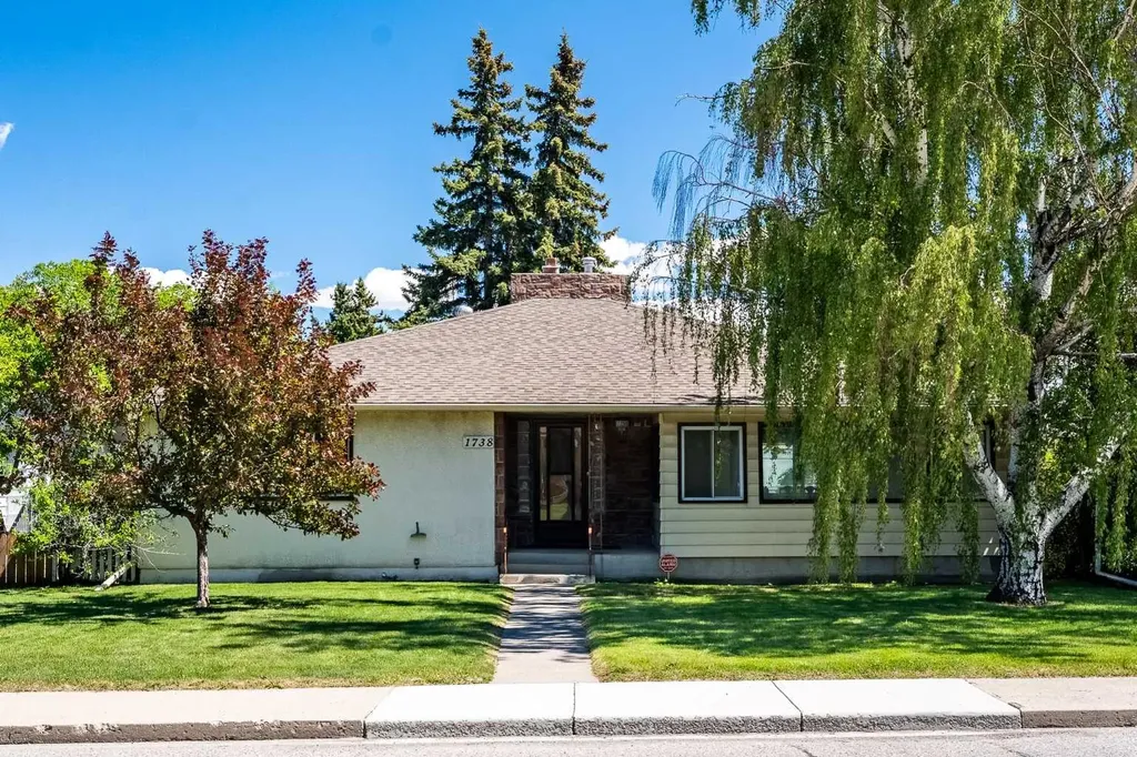 1738 Suffolk Street SW Calgary AB T3C 2N2