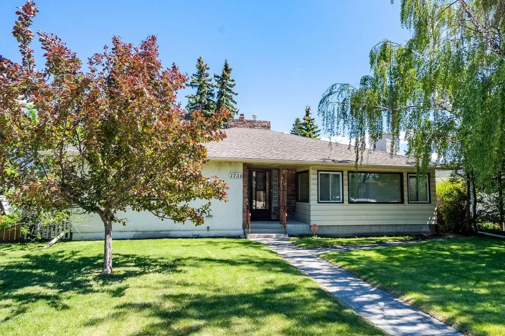 1738 Suffolk Street SW Calgary AB T3C 2N2