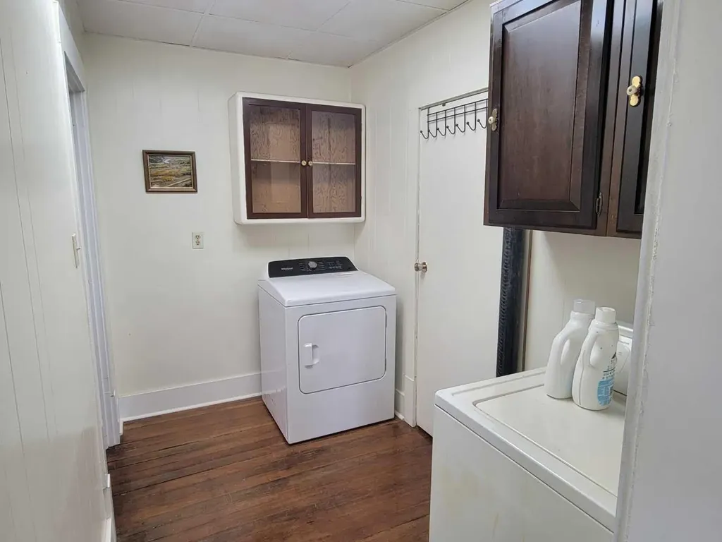 5205 52 Avenue Castor AB T0C 0X0