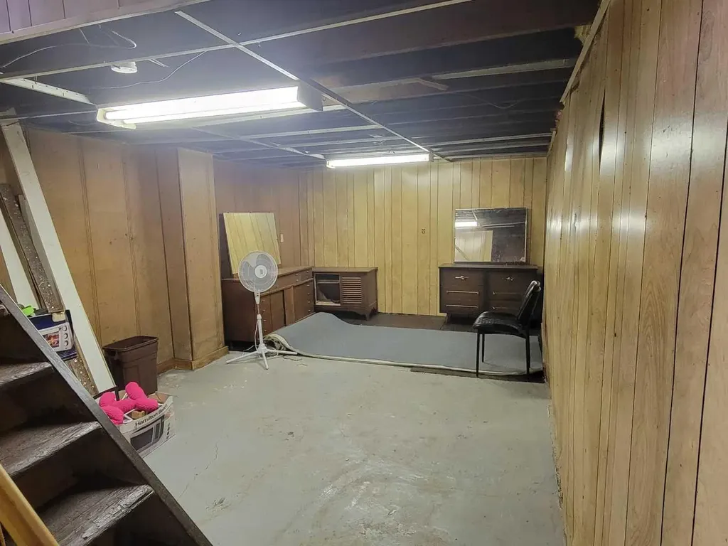 5205 52 Avenue Castor AB T0C 0X0