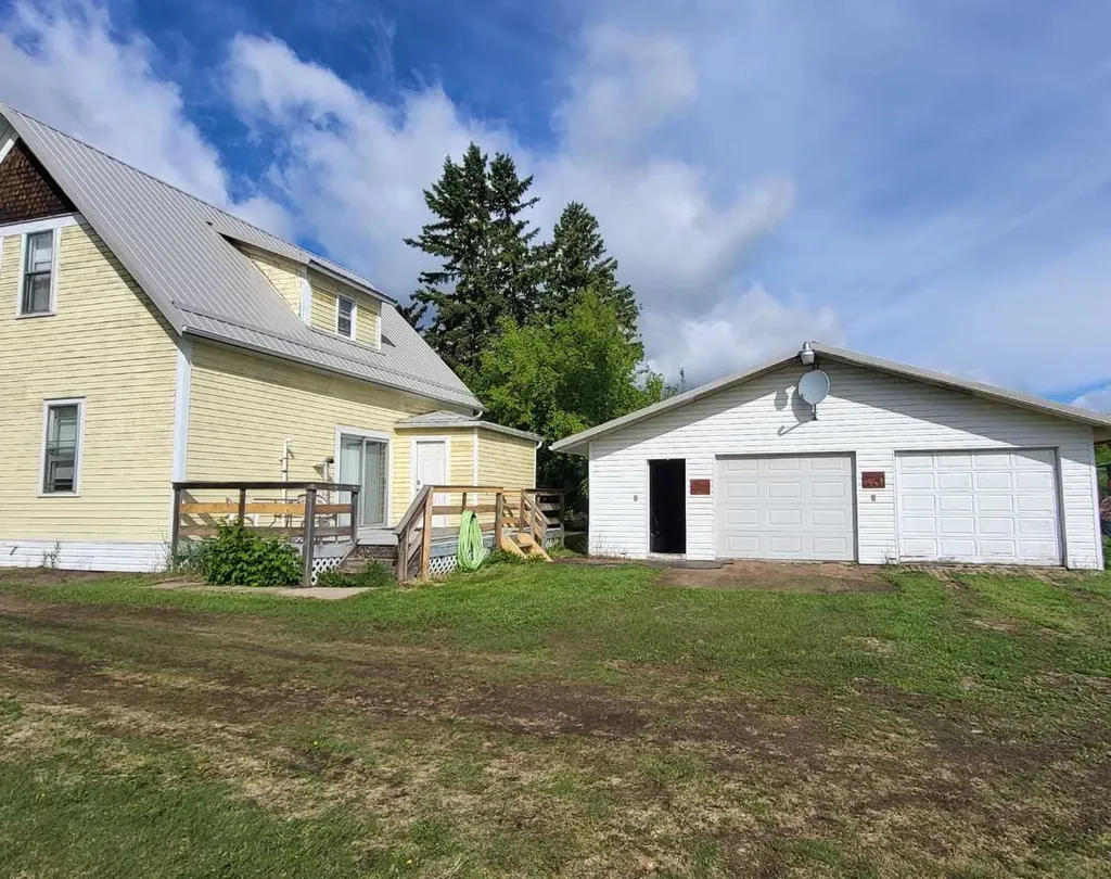 5205 52 Avenue Castor AB T0C 0X0