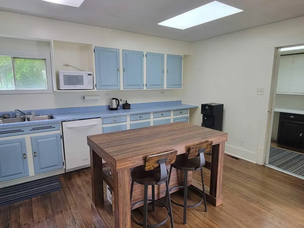 5205 52 Avenue Castor AB T0C 0X0