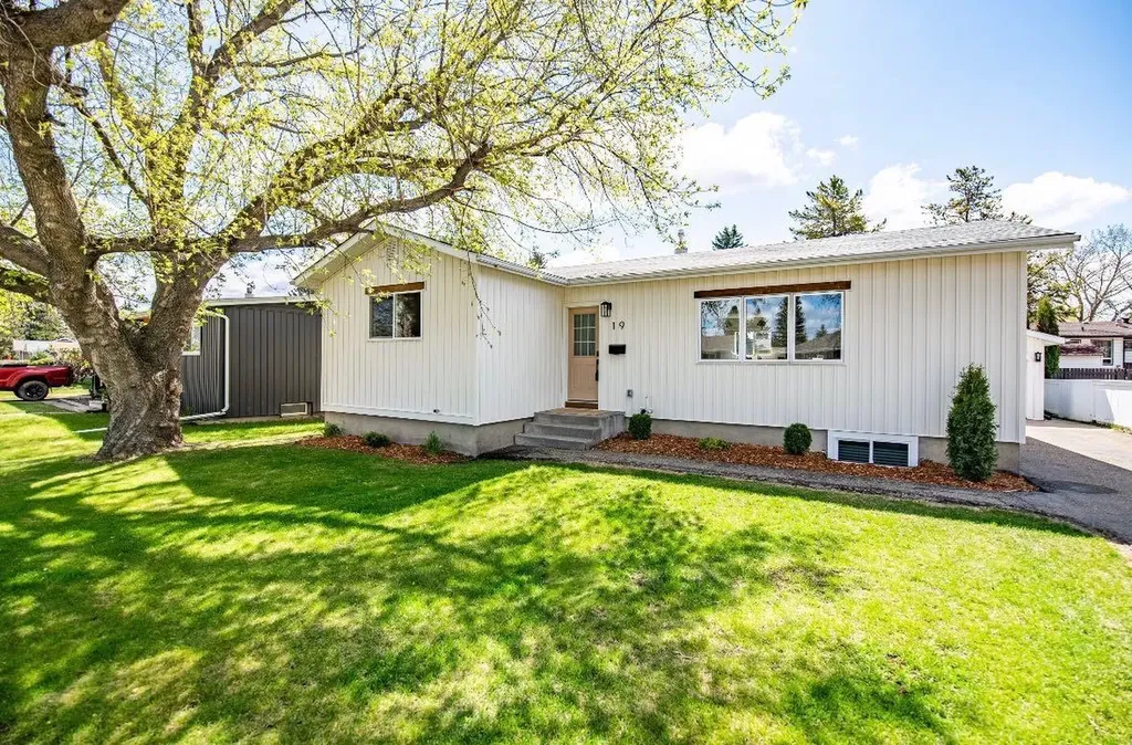 19 Spencer Street Red Deer AB T4N0B1