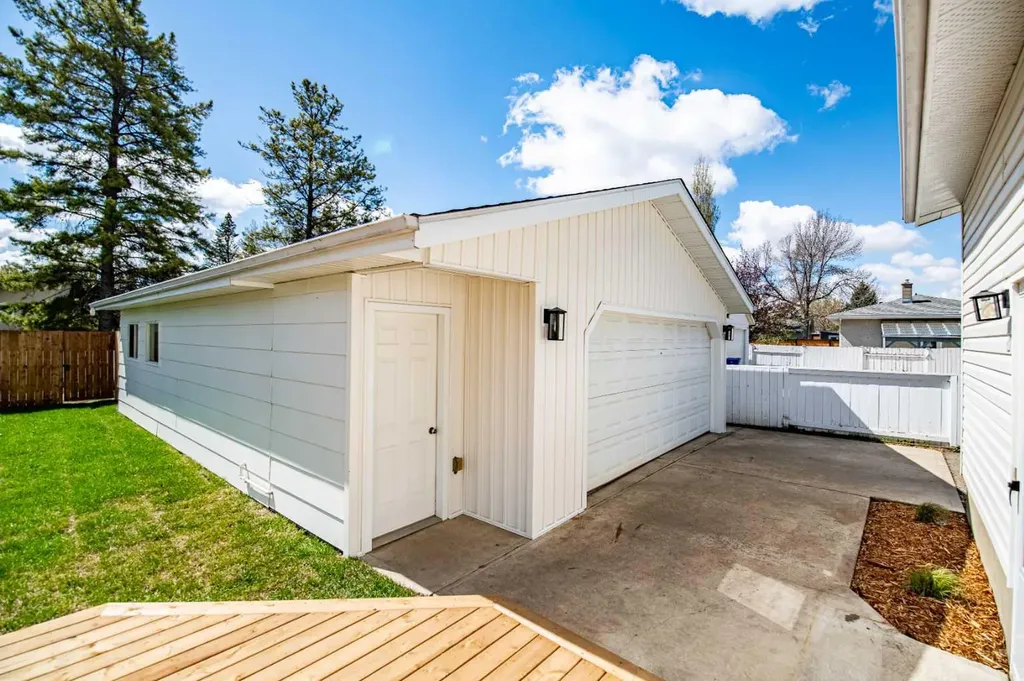 19 Spencer Street Red Deer AB T4N0B1