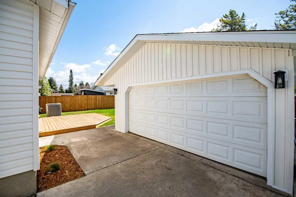 19 Spencer Street Red Deer AB T4N0B1