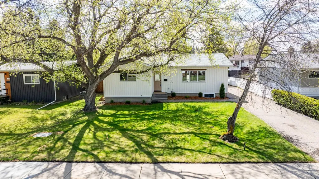19 Spencer Street Red Deer AB T4N0B1