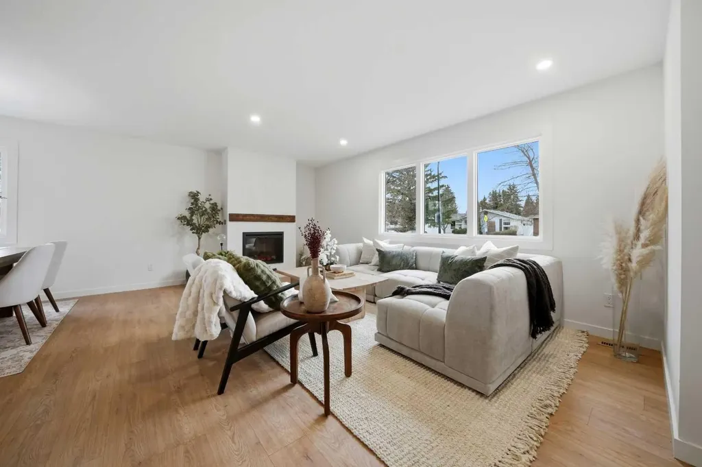 19 Spencer Street Red Deer AB T4N0B1