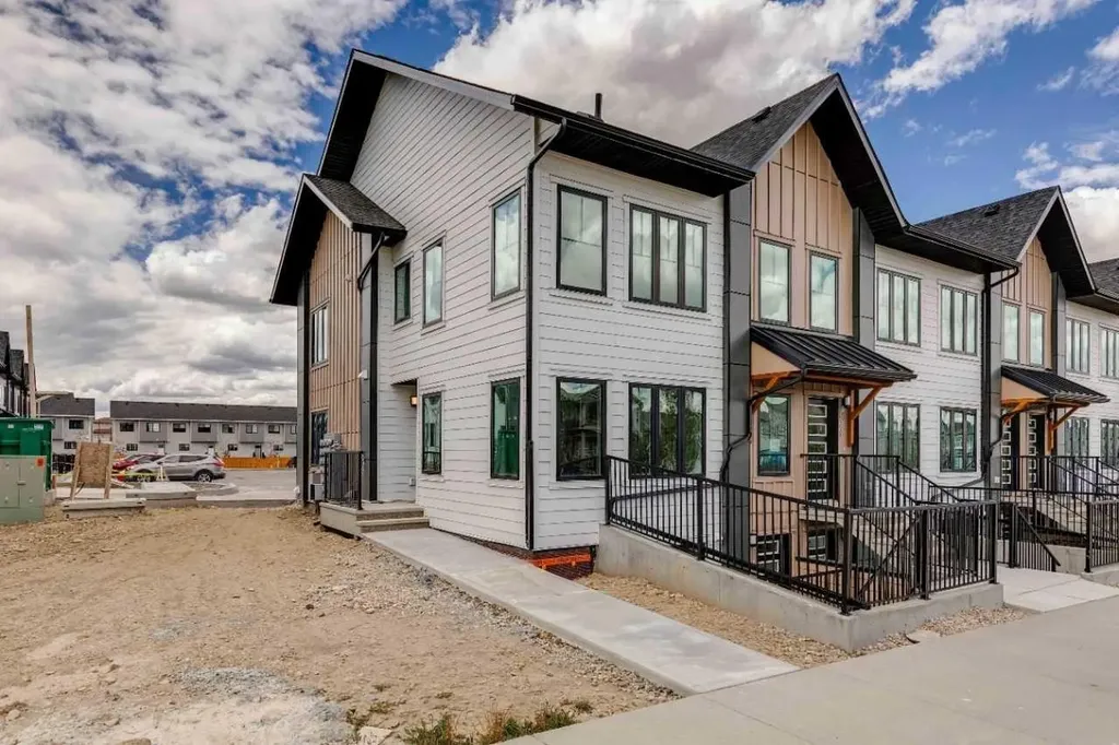 14667 1 Street NE Calgary AB T3P2K4
