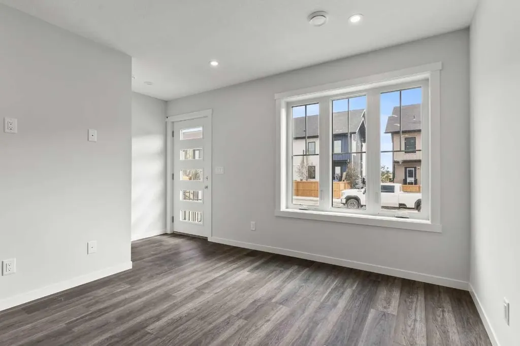14667 1 Street NE Calgary AB T3P2K4