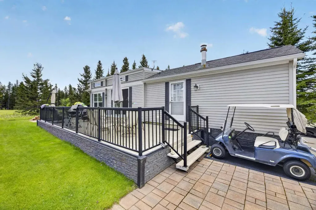 32351 Range Road 55 Rural Mountain View County AB T0M 1X0