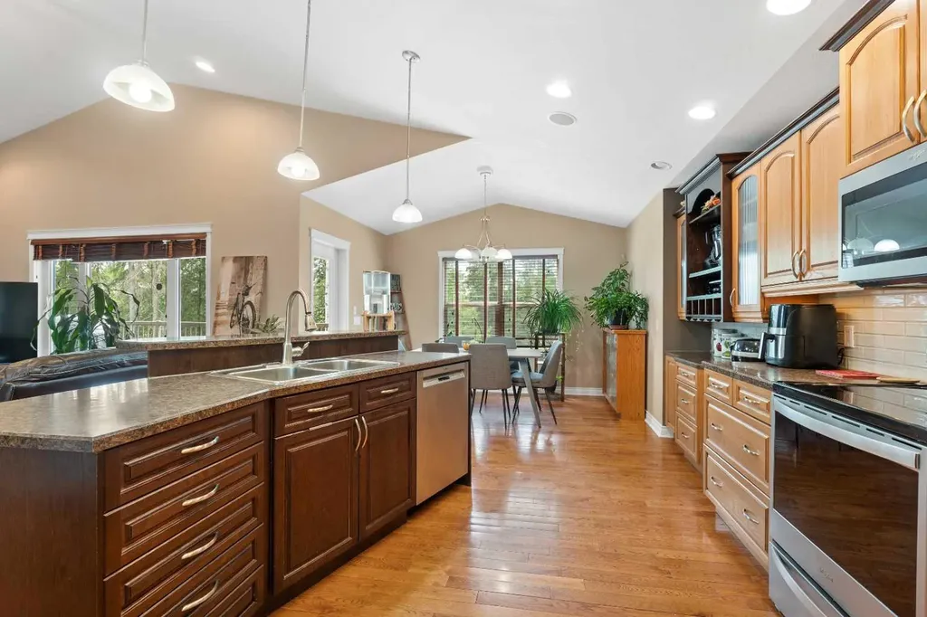 45B Beaver Drive Whitecourt AB T7S 1G4