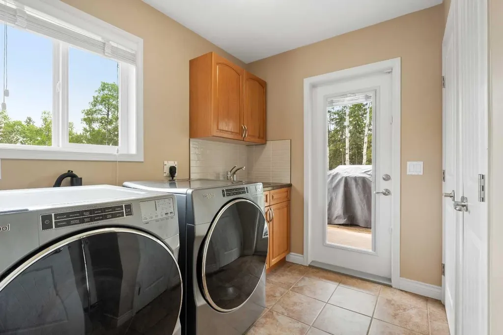 45B Beaver Drive Whitecourt AB T7S 1G4