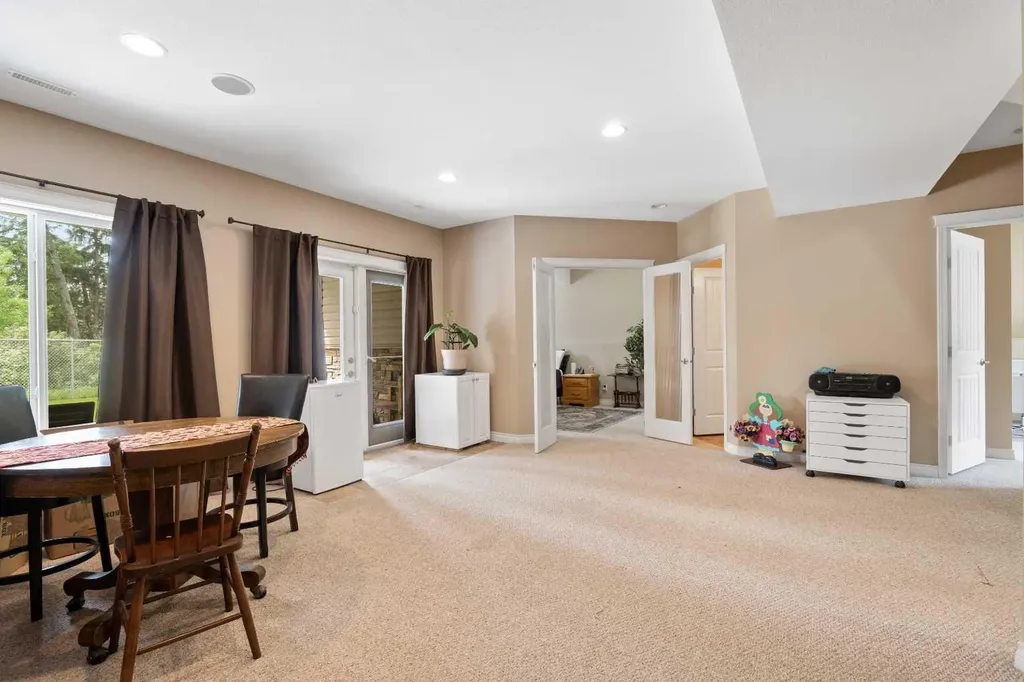 45B Beaver Drive Whitecourt AB T7S 1G4