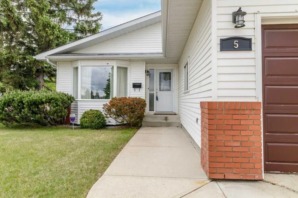 5 Roland Street Red Deer AB T4P 3G8