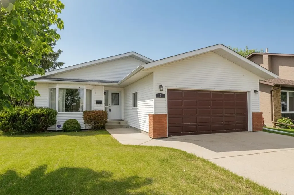 5 Roland Street Red Deer AB T4P 3G8