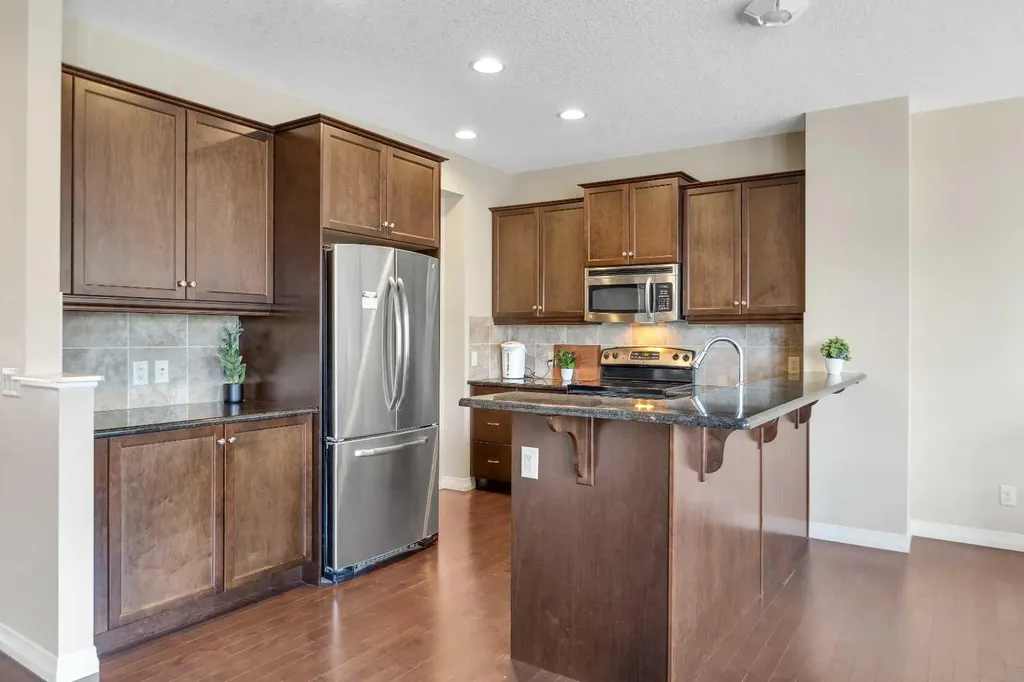 224 Panamount Point NW Calgary AB T3K 0H8