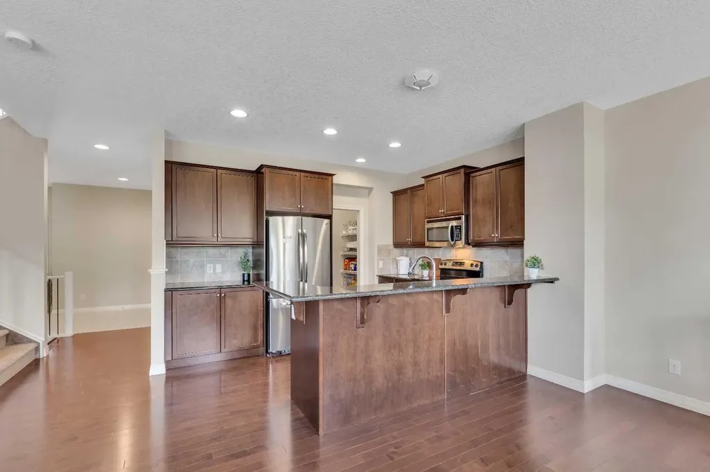 224 Panamount Point NW Calgary AB T3K 0H8