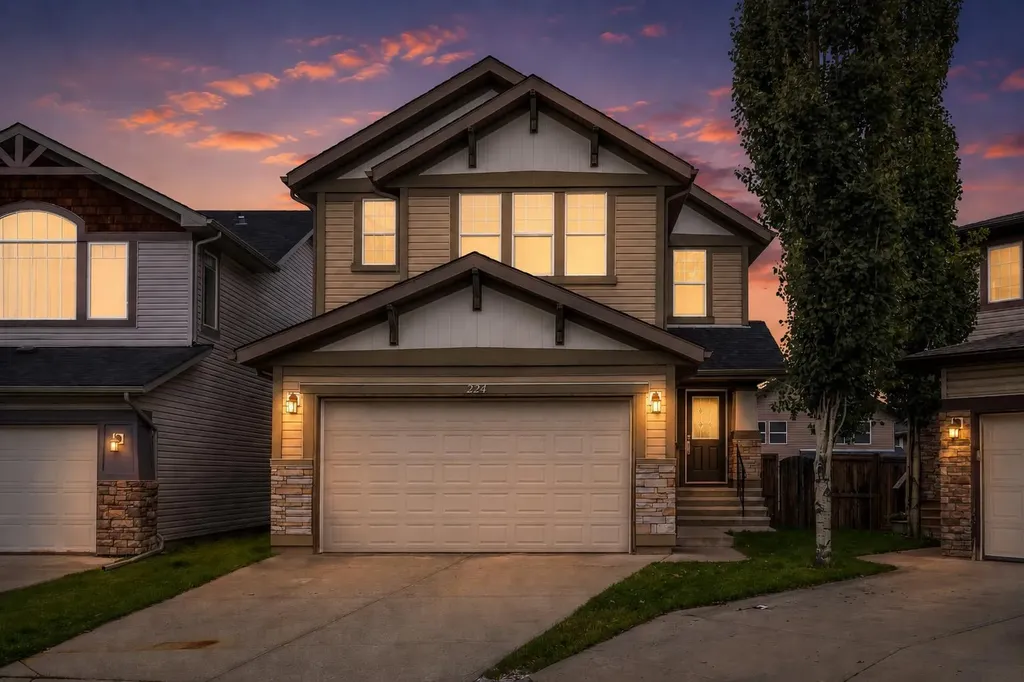 224 Panamount Point NW Calgary AB T3K 0H8