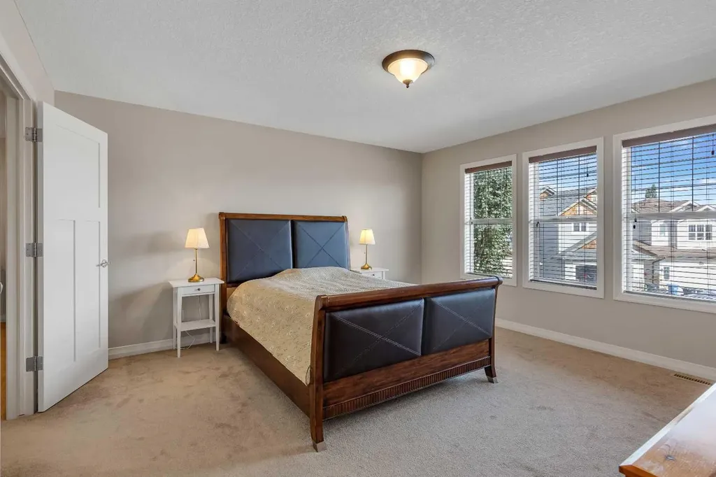 224 Panamount Point NW Calgary AB T3K 0H8