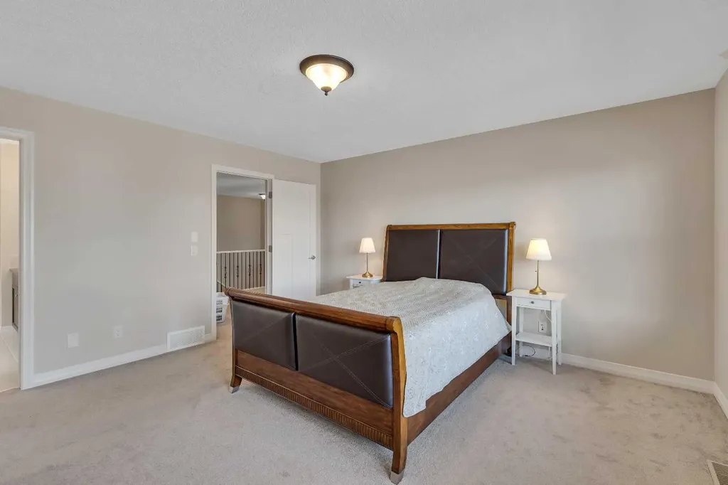224 Panamount Point NW Calgary AB T3K 0H8