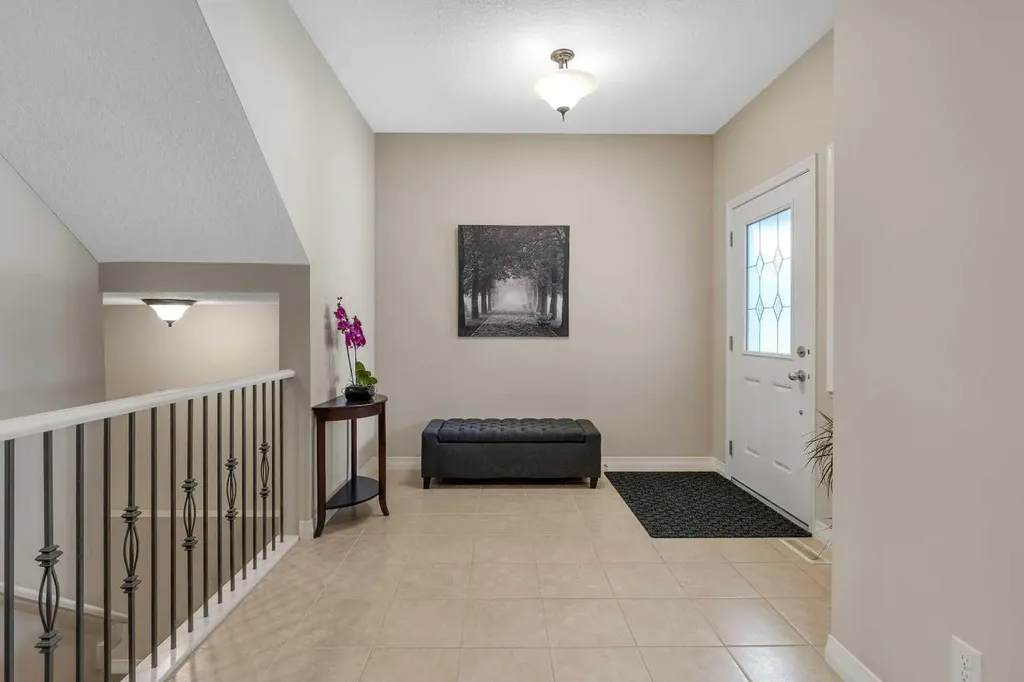 224 Panamount Point NW Calgary AB T3K 0H8