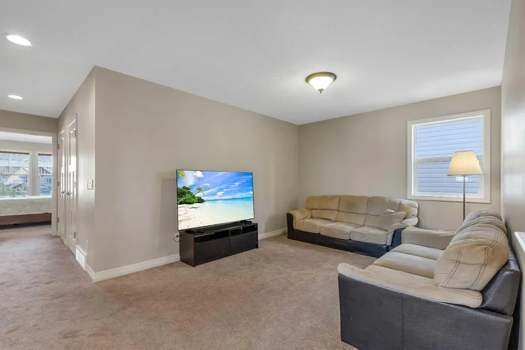 224 Panamount Point NW Calgary AB T3K 0H8